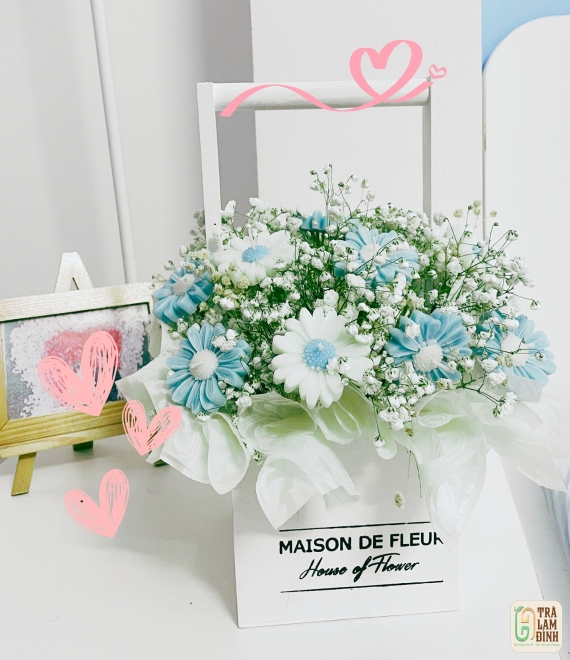 Quà Tặng Nến Thơm Cho Dịp Lễ 14/2 – Tình Yêu Bền Vững, Hương Sắc Trường Tồn