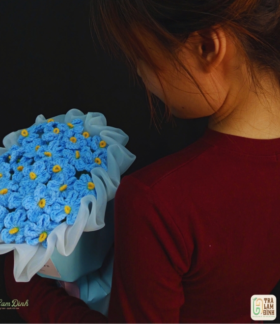 Bó Hoa Len Xanh Dương – Món Quà Tinh Tế Từ Trái Tim